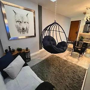 Encantador Com Shopping E Piscina Apartamento